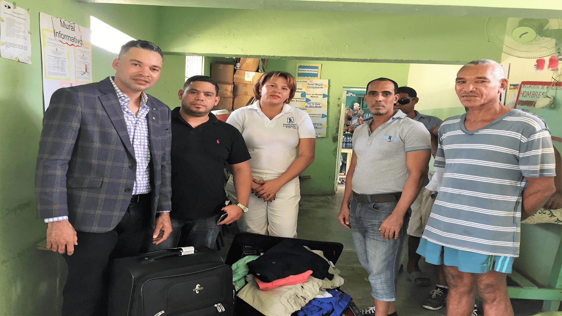 Donation of shoes and clothing to inmates of the Palo Hincado fortress